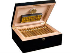 Хьюмидор Аdorini Milan Deluxe на 75 сигар