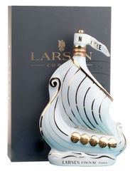 Коньяк Larsen Viking Ship White , gift box, 0,7 л.