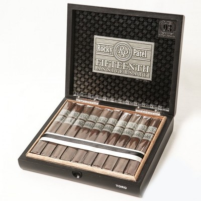 Сигары  Rocky Patel 15 Anniversary Toro вид 1